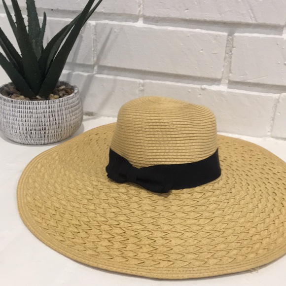 Vivian Collection Accessories - Vivian Collection Staw Wide Brim Floppy Straw Hat